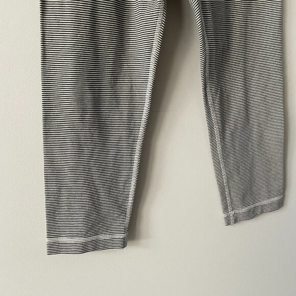 Lululemon Athletica Striped Leggings Cropped Pull On Activewear Grey White 6 - Picture 5 of 7